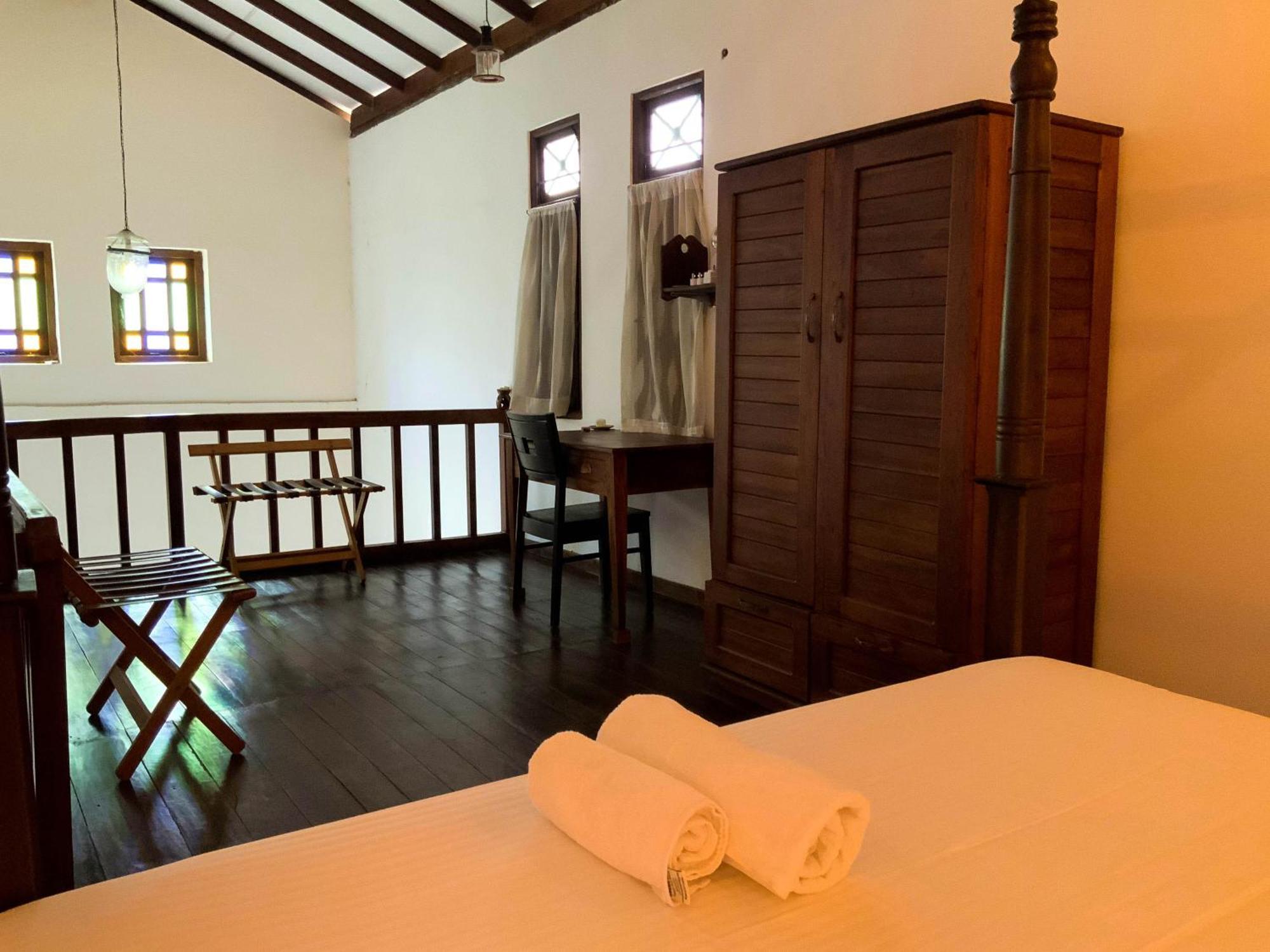 Headman House Antique Villa - A Seaside Royal Stay Аханґама Екстер'єр фото