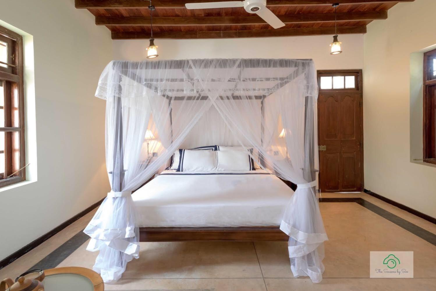 Headman House Antique Villa - A Seaside Royal Stay Аханґама Екстер'єр фото