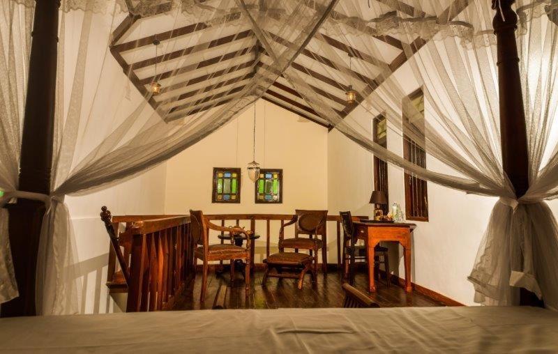 Headman House Antique Villa - A Seaside Royal Stay Аханґама Екстер'єр фото