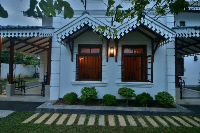 Headman House Antique Villa - A Seaside Royal Stay Аханґама Екстер'єр фото